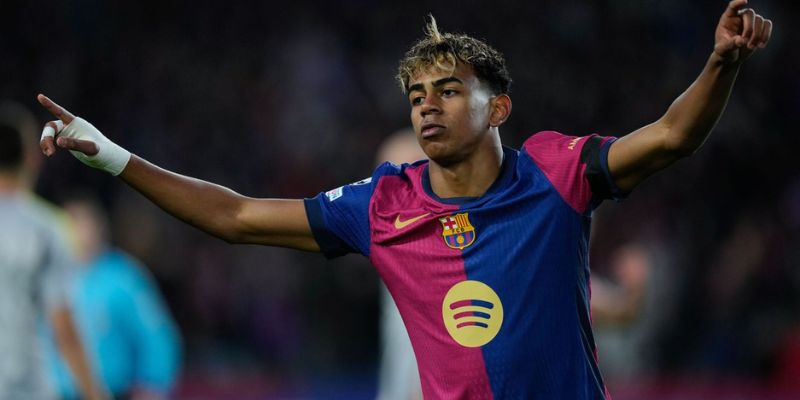 Lamine Yamal Với Messi & Ronaldo Ở Tuổi 17 – Ai Xuất Sắc Hơn? 3 Yamal đang cho thấy được vai trò của mình ở Barca